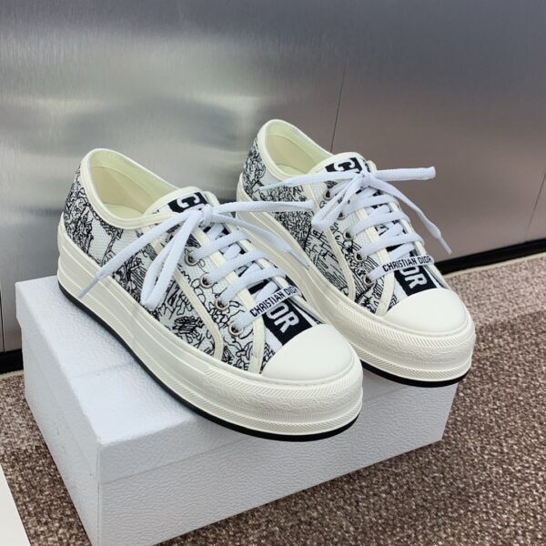 sy_no_EA28DFC51F906B0F1012822691487BF4_2 Black & White Toile de Jouy Platform Canvas Sneakers
