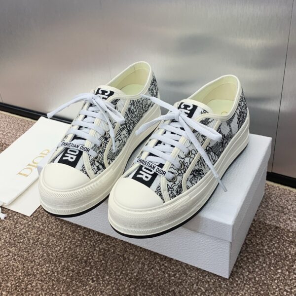 sy_no_EA28DFC51F906B0F1012822691487BF4_3 Black & White Toile de Jouy Platform Canvas Sneakers