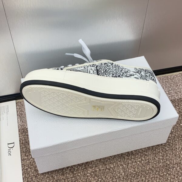sy_no_EA28DFC51F906B0F1012822691487BF4_8 Black & White Toile de Jouy Platform Canvas Sneakers