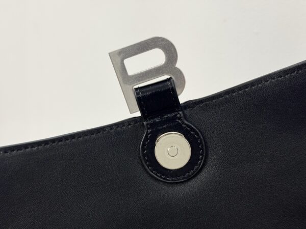 sy_no_EA783F14C19FF577EDF4D0A298FF5E21_10 Balenciaga Crush Leather Shoulder Bag