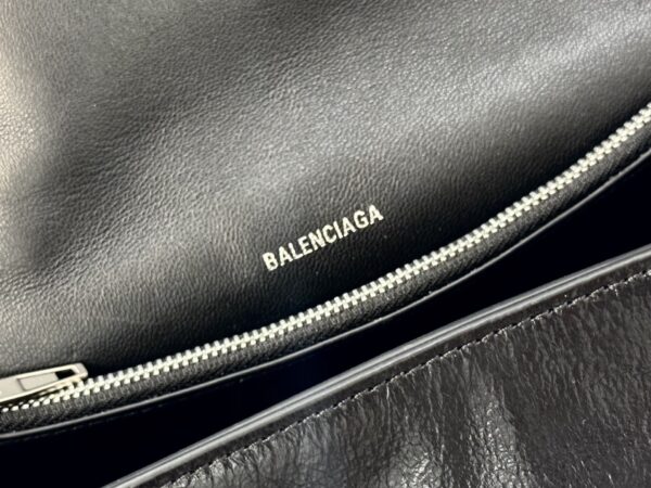 sy_no_EA783F14C19FF577EDF4D0A298FF5E21_8 Balenciaga Crush Leather Shoulder Bag