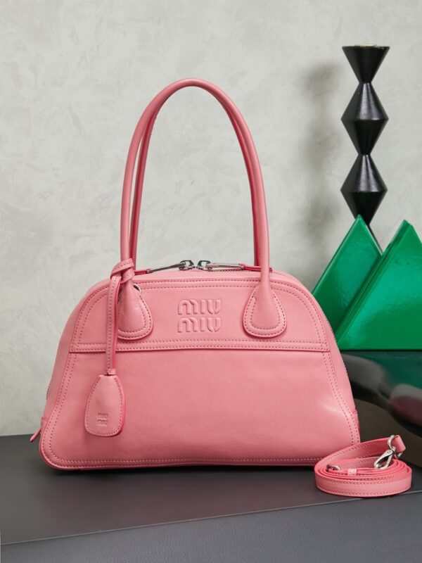 sy_no_EA8A46DFD8F21A102E0422C42CF74A71_0 Miu Miu Vivant Medium Lambskin Crossbody/Shoulder/Handbag