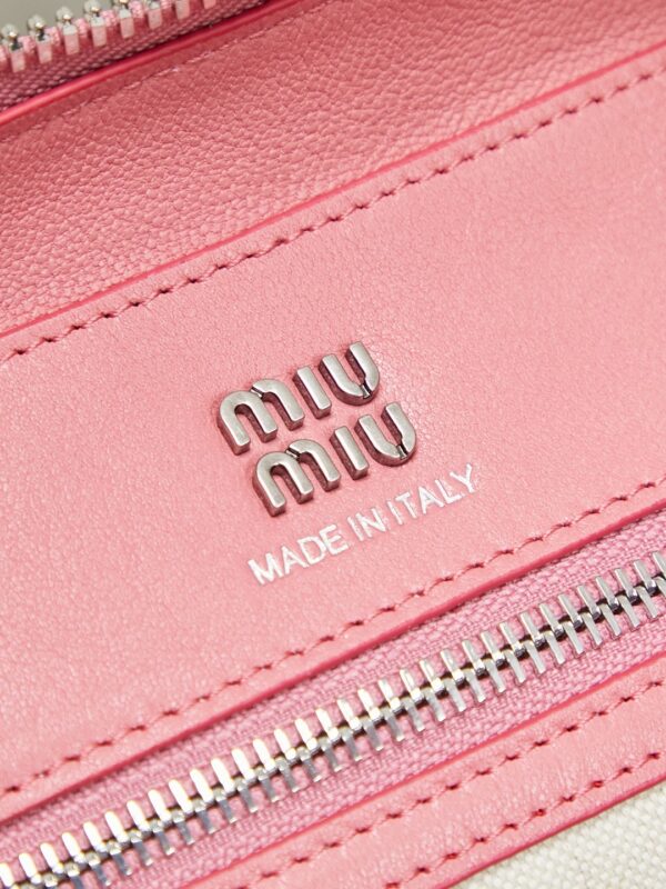 sy_no_EA8A46DFD8F21A102E0422C42CF74A71_5 Miu Miu Vivant Medium Lambskin Crossbody/Shoulder/Handbag