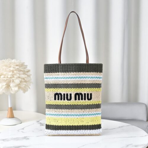 sy_no_EC4726D1EE6F7DBF75821AC2A8C21C07_0 Miu Miu Logo-Embellished Crochet Tote Bag