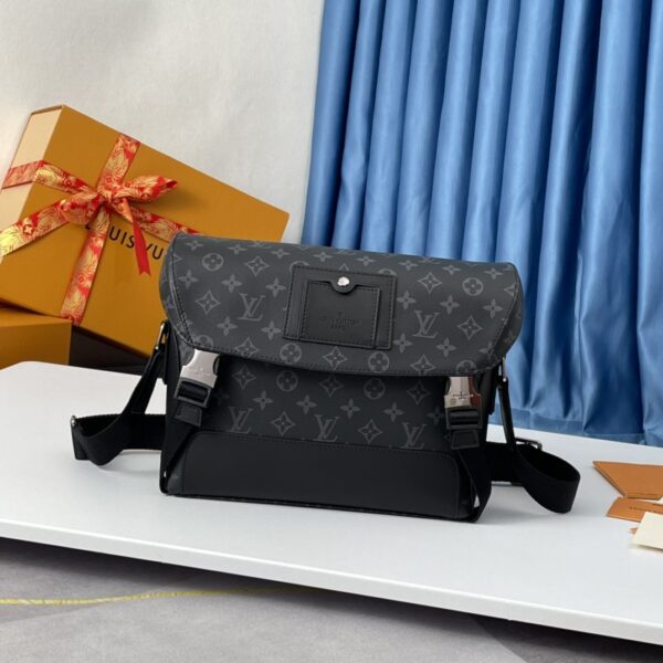 sy_no_ED19AFF8299D7805743829C6C3189B67_0 Louis Vuitton Messenger PM Voyager – Monogram Eclipse