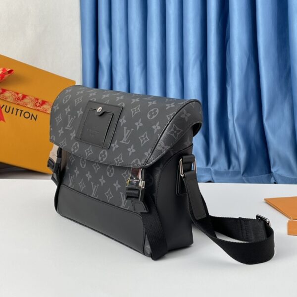 sy_no_ED19AFF8299D7805743829C6C3189B67_1 Louis Vuitton Messenger PM Voyager – Monogram Eclipse
