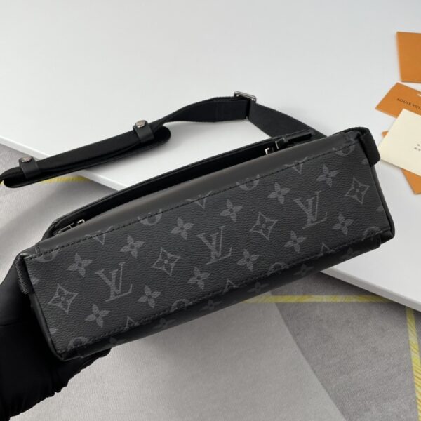 sy_no_ED19AFF8299D7805743829C6C3189B67_4 Louis Vuitton Messenger PM Voyager – Monogram Eclipse