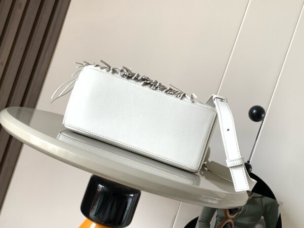 sy_no_EE9D32FD63BAA06B4D6AADD25B28498F_2 White Small Geometric Fringe Puzzle Handbag