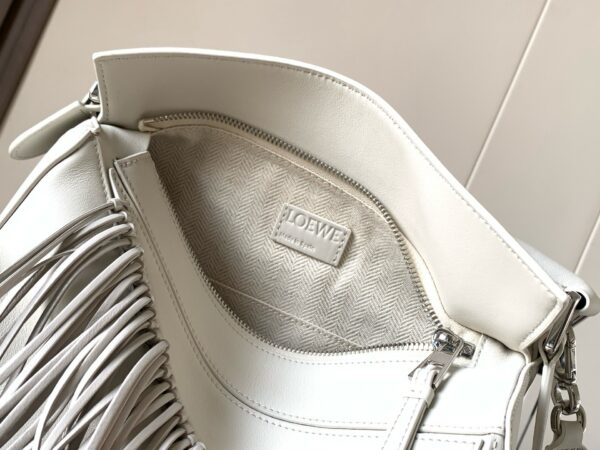 sy_no_EE9D32FD63BAA06B4D6AADD25B28498F_7 White Small Geometric Fringe Puzzle Handbag