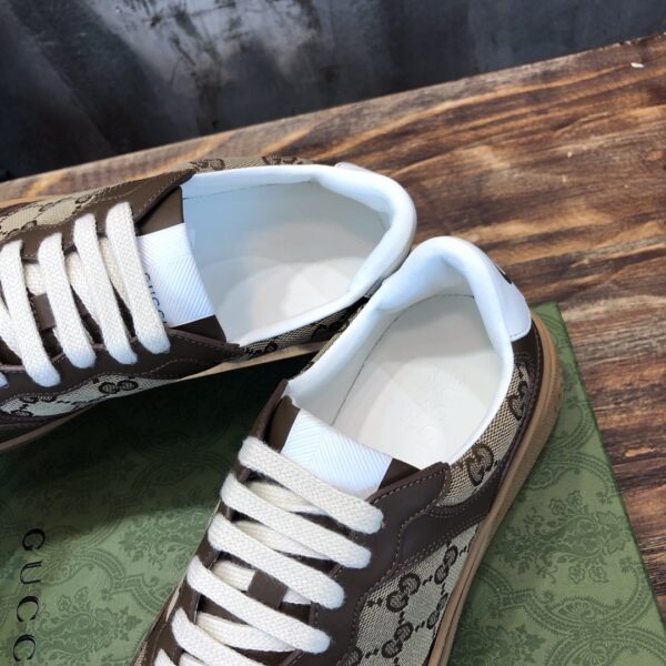 sy_no_EEC2AC16AF1BC08524CFC6B6C5C59083_6 Distressed Chunky Leather Sneakers