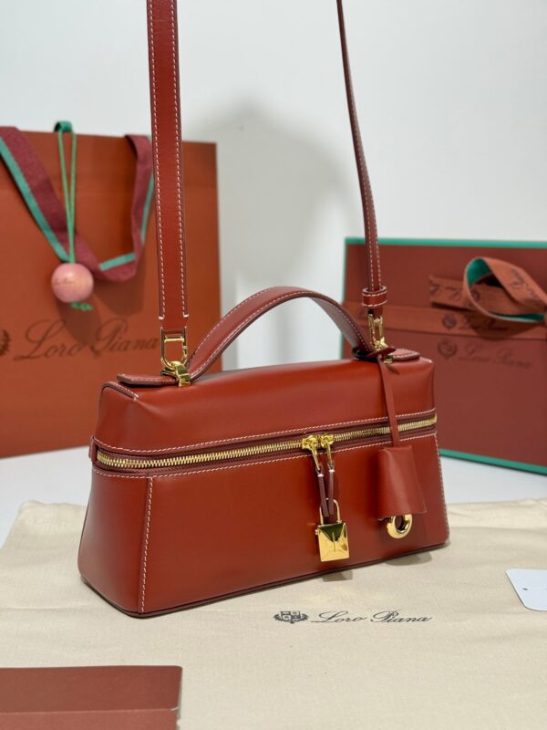 sy_no_EEFF438C7A1D22C1EA5290CCACC8EFEF_4 Loro Piana Extra Bag 23 – Saddle Leather Handbag (Red)