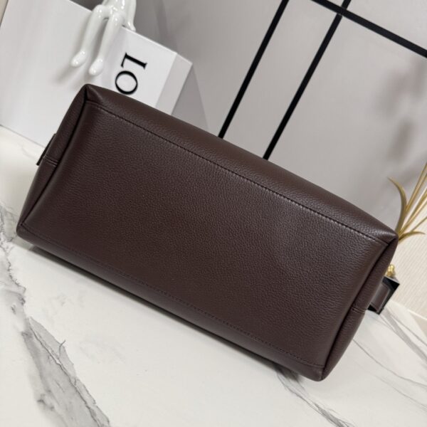 sy_no_F0126B8B63A53E7F72B59FDF61274929_3 Loewe Loop Hobo Bag – Soft Grained Calfskin Leather