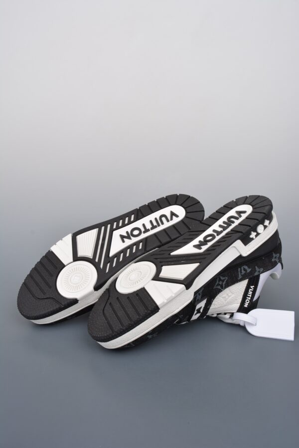 sy_no_F1662C4C50CCCFE6E7D0110E4FF695DA_2 2021s Limited-Edition Colorway Trainer Sneakers