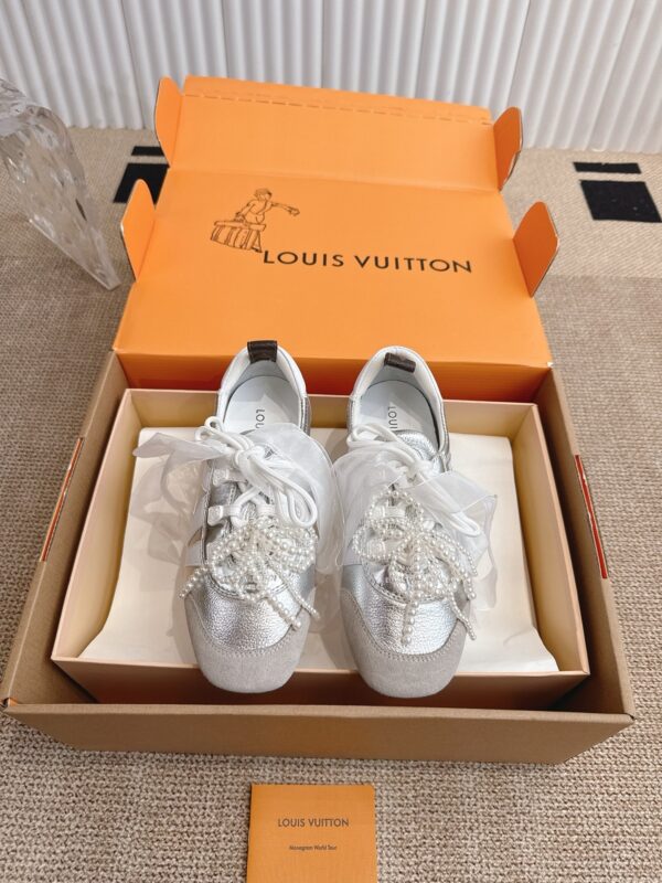 sy_no_F170B403272174C90452268B8290C50B_0 Louis Vuitton Metallic Silver Pearl Bow Ribbon Thin-Sole Sneakers