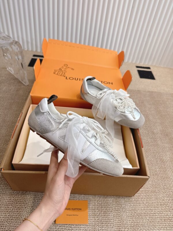 sy_no_F170B403272174C90452268B8290C50B_2 Louis Vuitton Metallic Silver Pearl Bow Ribbon Thin-Sole Sneakers