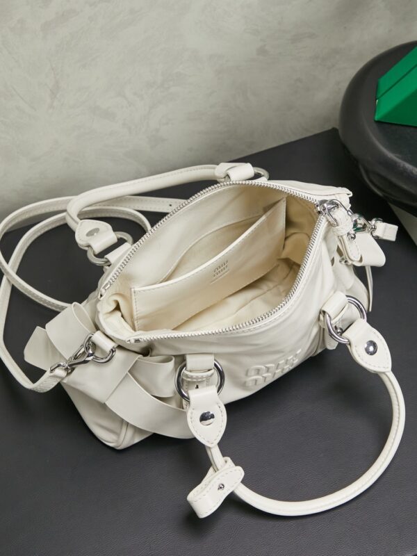 sy_no_F17E8E08AEF5B4F220FF8CADAAC0A126_5 Miu Miu New Motorcycle Bow Shoulder Bag