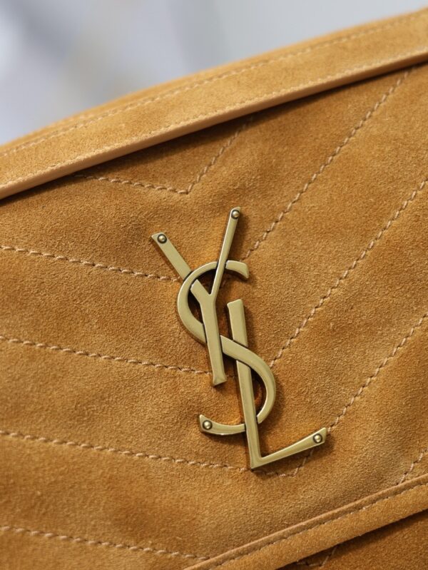 sy_no_F2C9151C3E96F6DB9A5D4ECCCD21945E_4 Saint Laurent Niki Medium Suede Shoulder Bag (28 cm)