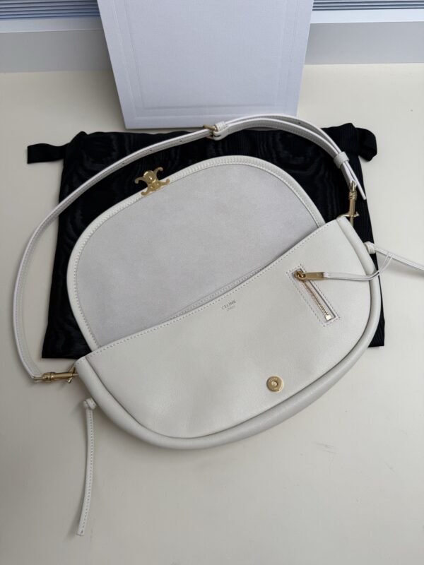 sy_no_F3184F7A2F20D9E7A84406681593CB49_5 CELINE Half Moon Mini Bag