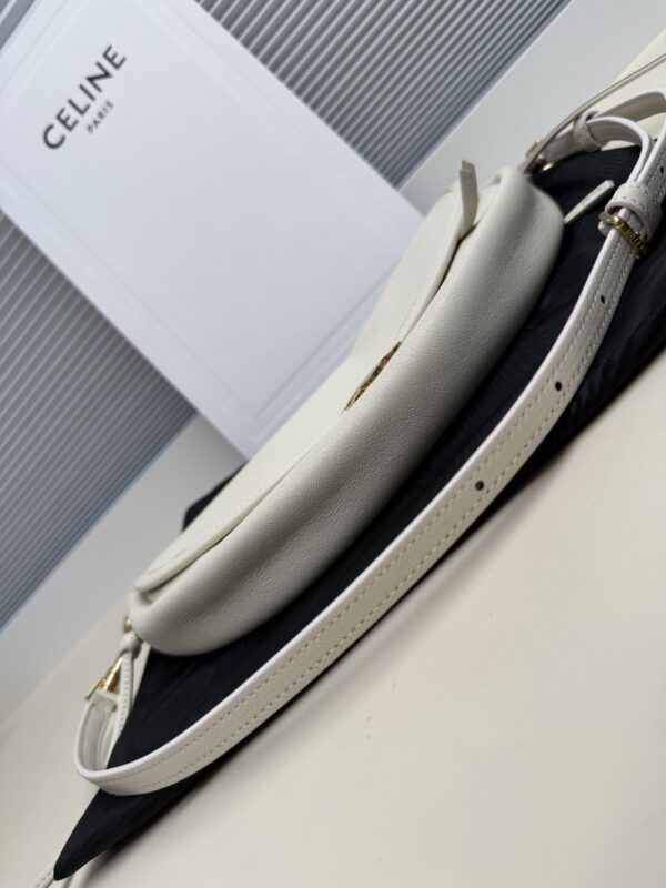 sy_no_F3184F7A2F20D9E7A84406681593CB49_8 CELINE Half Moon Mini Bag