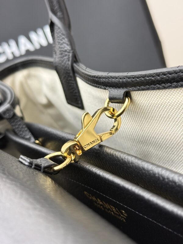 sy_no_F4EFE106ECFAE8F50415B454876E913E_6 Chanel 26S Baguette Bag – Grained Calfskin Leather