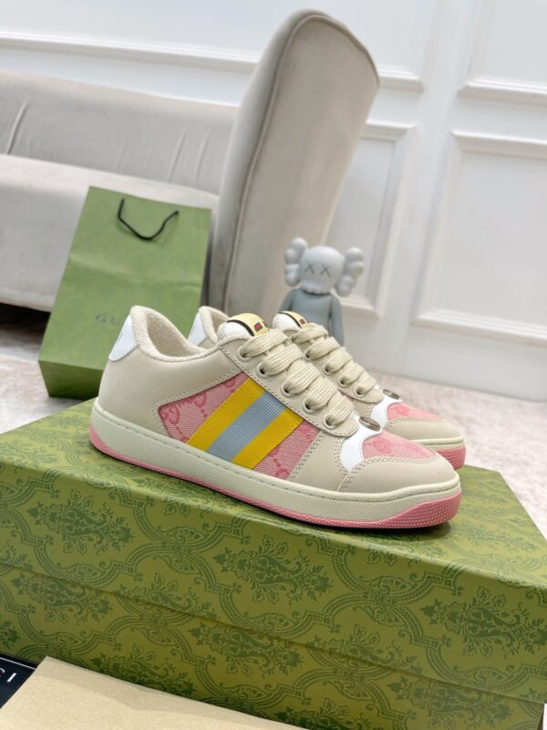 sy_no_F5F3671D9B89F27AE782991ADD11B014_0 Cream, Pink & Monogram Retro Sneakers