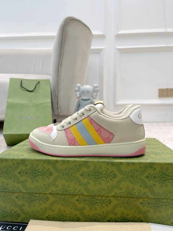 sy_no_F5F3671D9B89F27AE782991ADD11B014_2 Cream, Pink & Monogram Retro Sneakers