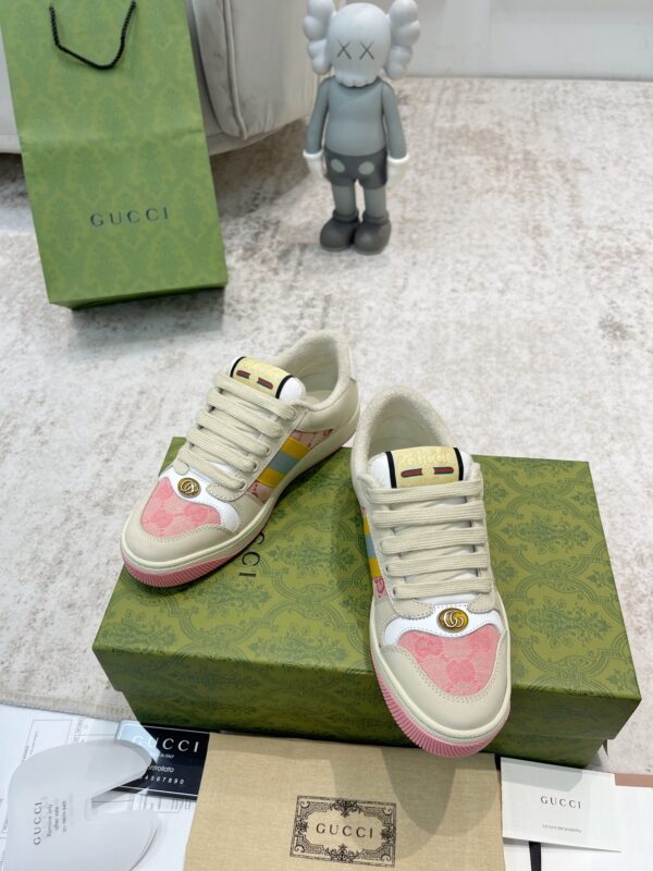 sy_no_F5F3671D9B89F27AE782991ADD11B014_4 Cream, Pink & Monogram Retro Sneakers