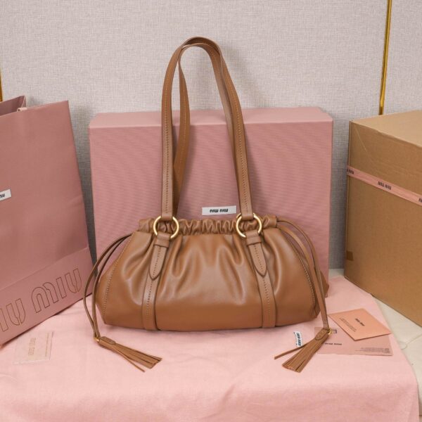 sy_no_F6B1C2C2887FFAD613BB3E85D55364D9_1 Brown Archive-Inspired Drawstring Ruched Shoulder / Underarm Bag