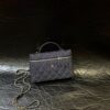 sy_no_F7326654DB9F60B9B015358774FEE849_3 Classic Quilted Denim Box Bag – Deep Blue
