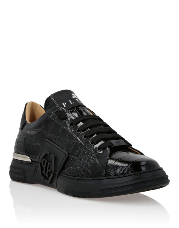 sy_no_F85463574ED27270584A0B89886274BB_6 Black Croc-Embossed Leather 3D Logo Low-Top Sneakers