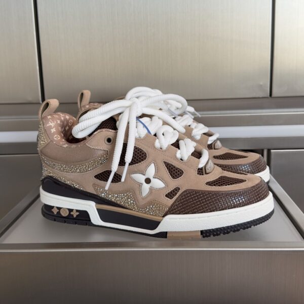 Louis Vuitton Men's Skate Trainer Sneakers – Clover Motif (Unisex/Couple's Style)