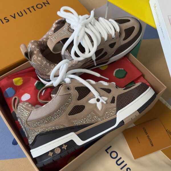 Louis Vuitton Men's Skate Trainer Sneakers – Clover Motif (Unisex/Couple's Style)
