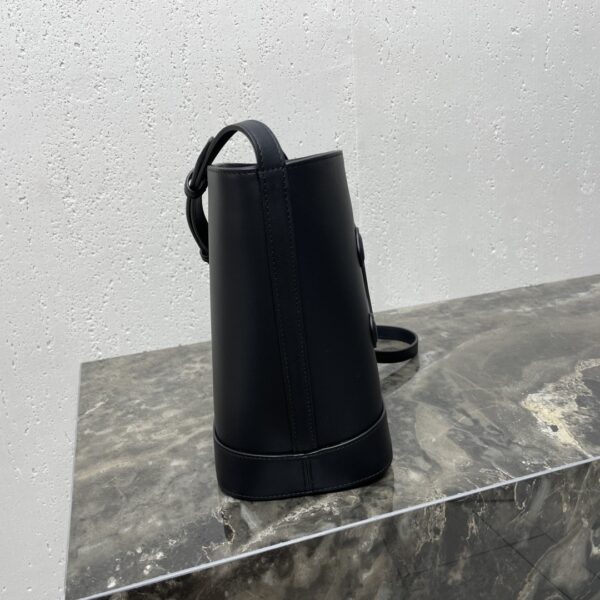 sy_no_F99E1C016526C77814C1B1068E582E09_2 Black Cuir Triomphe Small Smooth Calfskin Bucket Bag