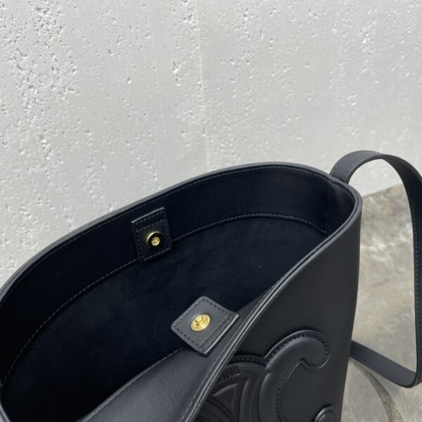 sy_no_F99E1C016526C77814C1B1068E582E09_8 Black Cuir Triomphe Small Smooth Calfskin Bucket Bag
