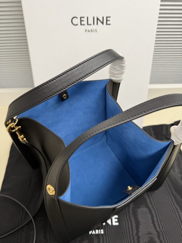 sy_no_FAB75B3E73324412BFAC0E45159E833F_7 Small Cubo Bag