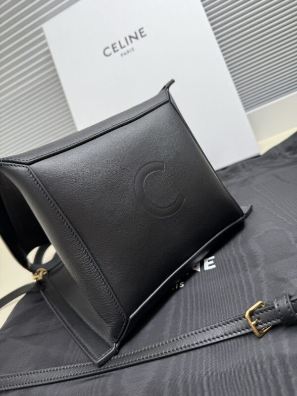 sy_no_FAB75B3E73324412BFAC0E45159E833F_8 Small Cubo Bag