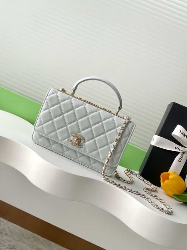 sy_no_FAC6A443BAC62D9568CC5D160D444623_0 Chanel Trendy CC Lambskin Bag with Crystal-Embellished Clasp (Shoulder/Crossbody/Top-Handle)