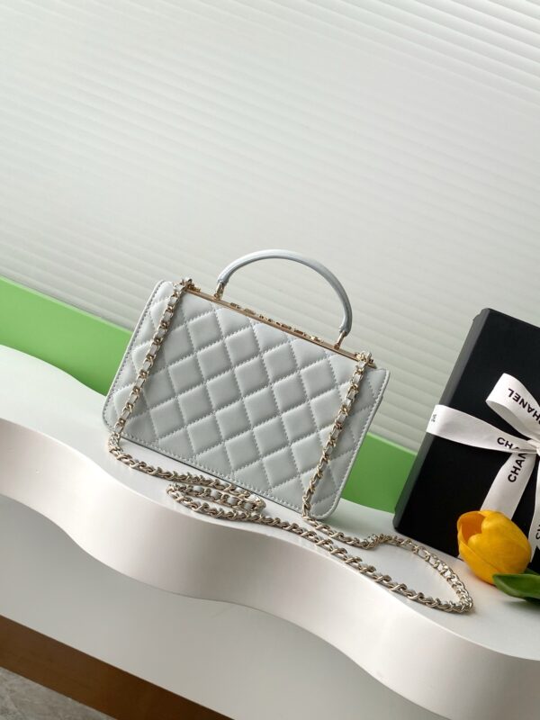 sy_no_FAC6A443BAC62D9568CC5D160D444623_2 Chanel Trendy CC Lambskin Bag with Crystal-Embellished Clasp (Shoulder/Crossbody/Top-Handle)