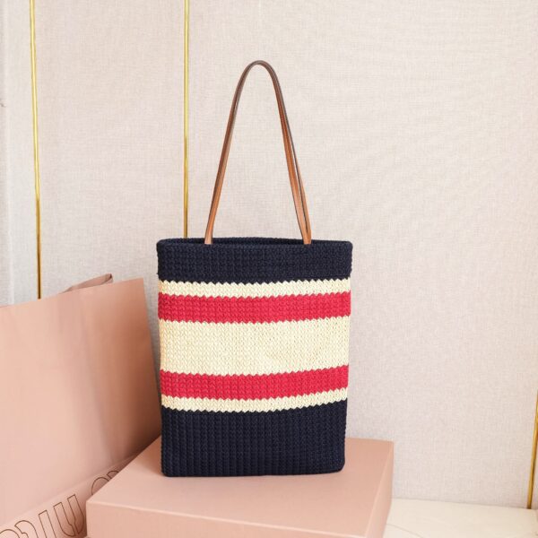 sy_no_FB9C394FA604522EC52CB55E4398E10C_4 Miu Miu Logo-Embellished Crochet Tote Bag