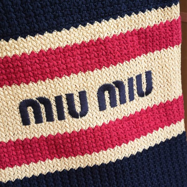 sy_no_FB9C394FA604522EC52CB55E4398E10C_6 Miu Miu Logo-Embellished Crochet Tote Bag