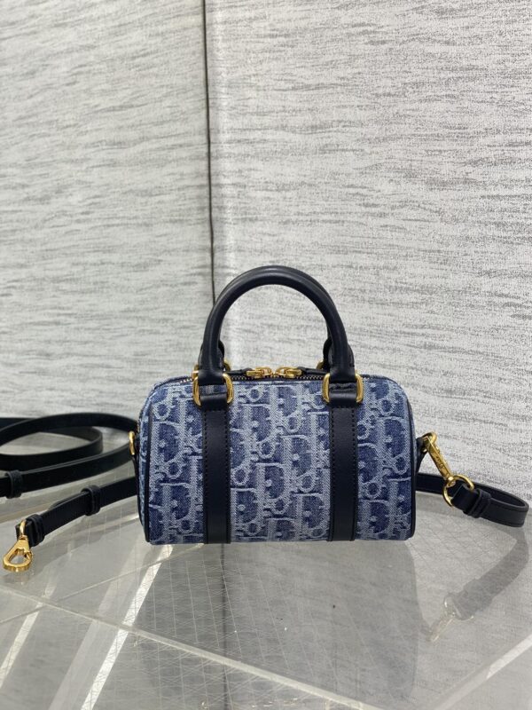 sy_no_FCACAE2ADC1F9AB0F63FF1452122AB90_1 CELINE Mini Groove 16 Bag