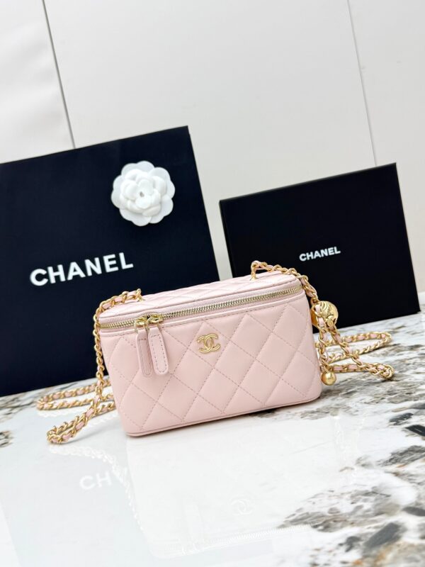 sy_no_FCBE621E6FA4944DB19D2B9AD491EF16_0 Chanel 24K Large Pearl Ball Vanity Bag – Pink Lambskin Leather with Gold Chain