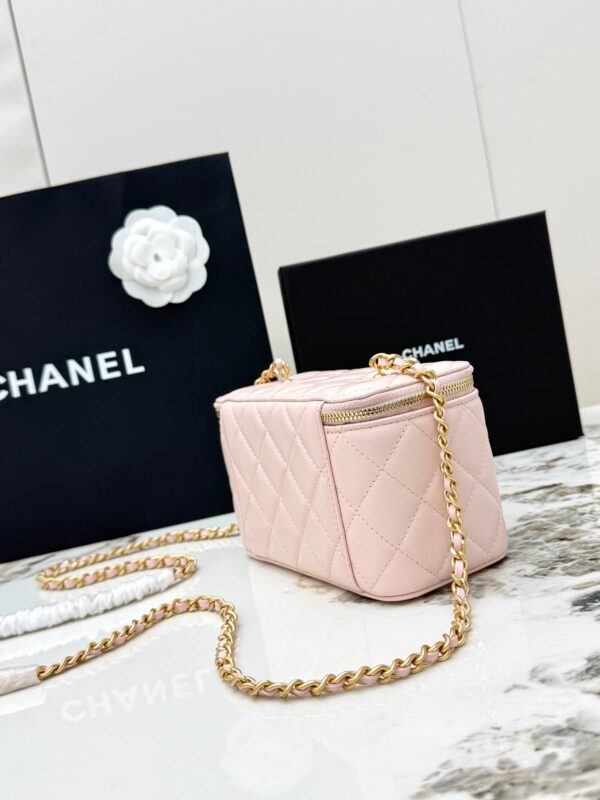 sy_no_FCBE621E6FA4944DB19D2B9AD491EF16_1 Chanel 24K Large Pearl Ball Vanity Bag – Pink Lambskin Leather with Gold Chain