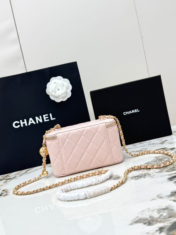 sy_no_FCBE621E6FA4944DB19D2B9AD491EF16_2 Chanel 24K Large Pearl Ball Vanity Bag – Pink Lambskin Leather with Gold Chain