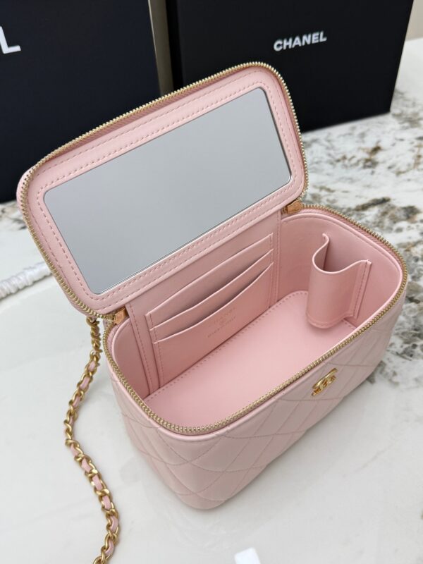 sy_no_FCBE621E6FA4944DB19D2B9AD491EF16_8 Chanel 24K Large Pearl Ball Vanity Bag – Pink Lambskin Leather with Gold Chain