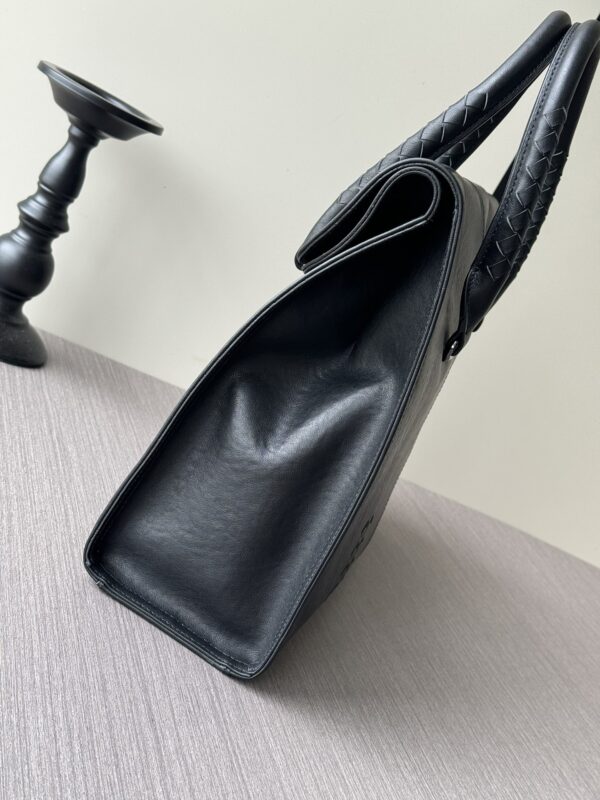 sy_no_FD39A5D934E4432CDB02F99A45DD1669_3 Prada-Inspired Large Leather Briefcase – Black