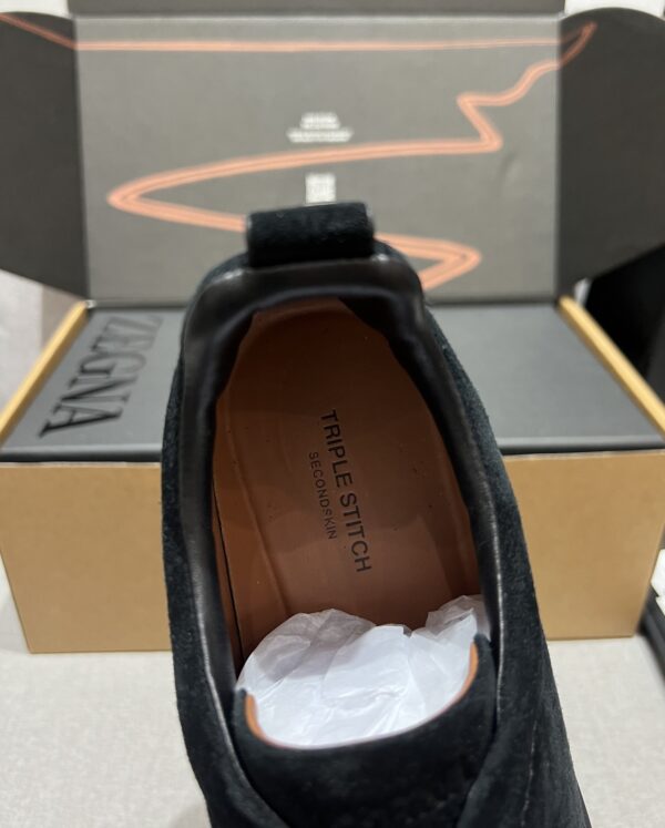 sy_no_FD96BFD8E2CA684A085E309BB0A2081A_8 All-Black Suede Triple-Cross Slip-On Shoes