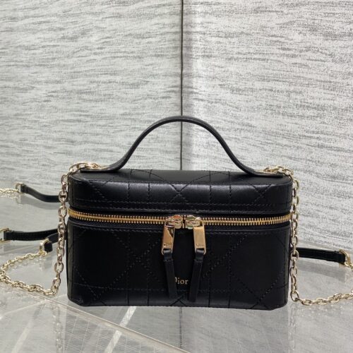 sy_no_FDC39A4EFF9933AC2D3396B599E8BFDB_0 Lady Vanity Makeup Bag
