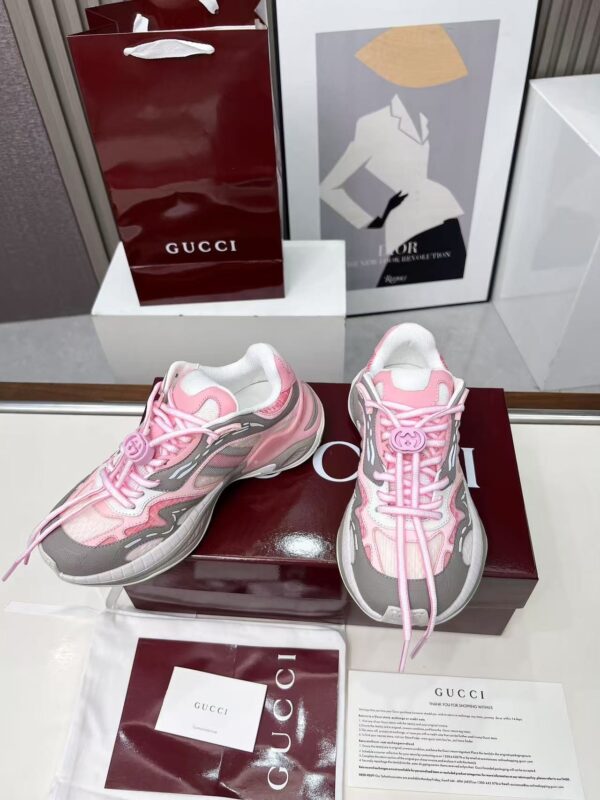 sy_no_FE777B7EC5270670504E80981594FEEA_1 Gucci Tech/Retro Runner Sneaker in Pink & Grey – Pink / Grey