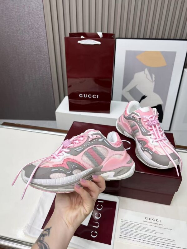 sy_no_FE777B7EC5270670504E80981594FEEA_3 Gucci Tech/Retro Runner Sneaker in Pink & Grey – Pink / Grey